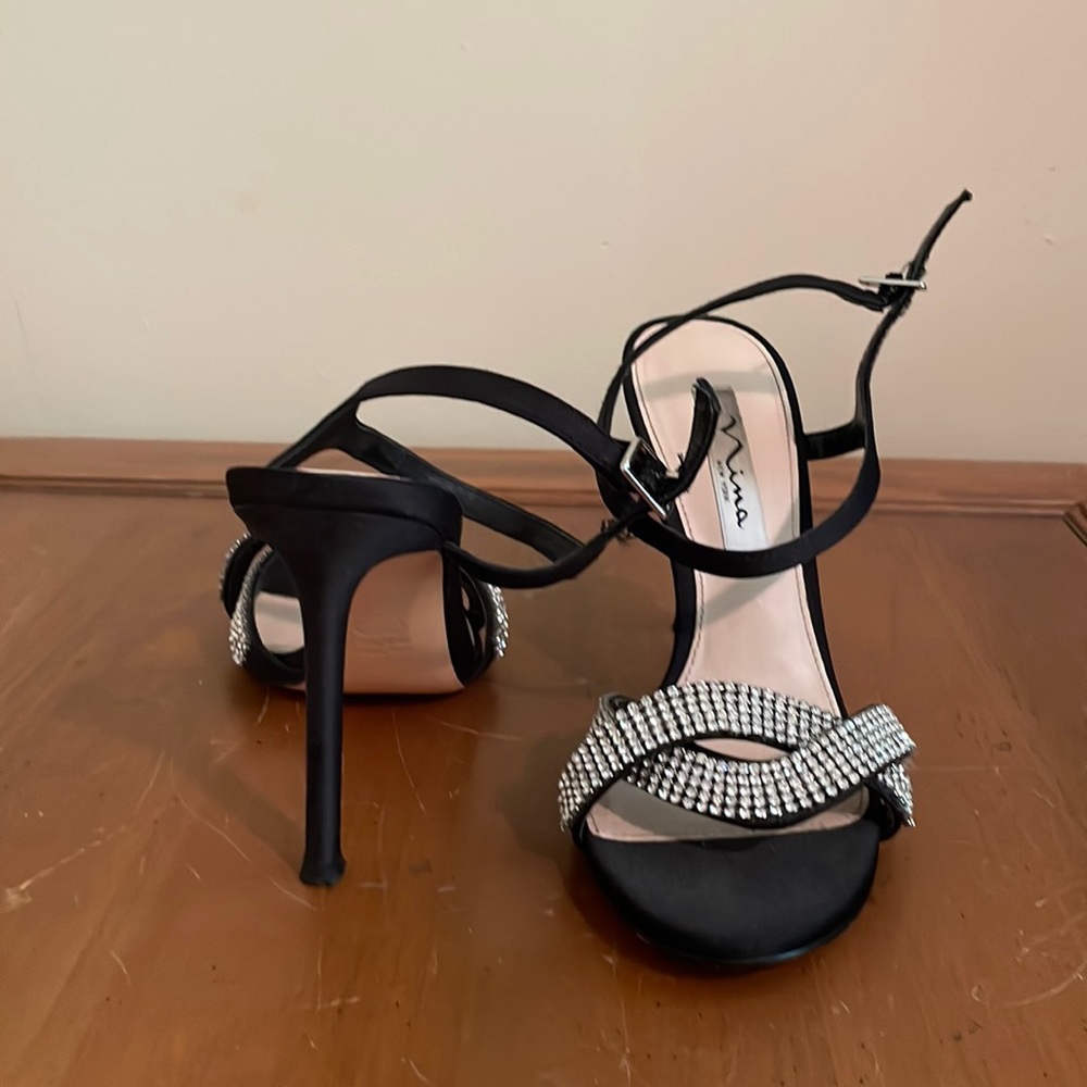 Size 7.5 Nina 4 inch Heels